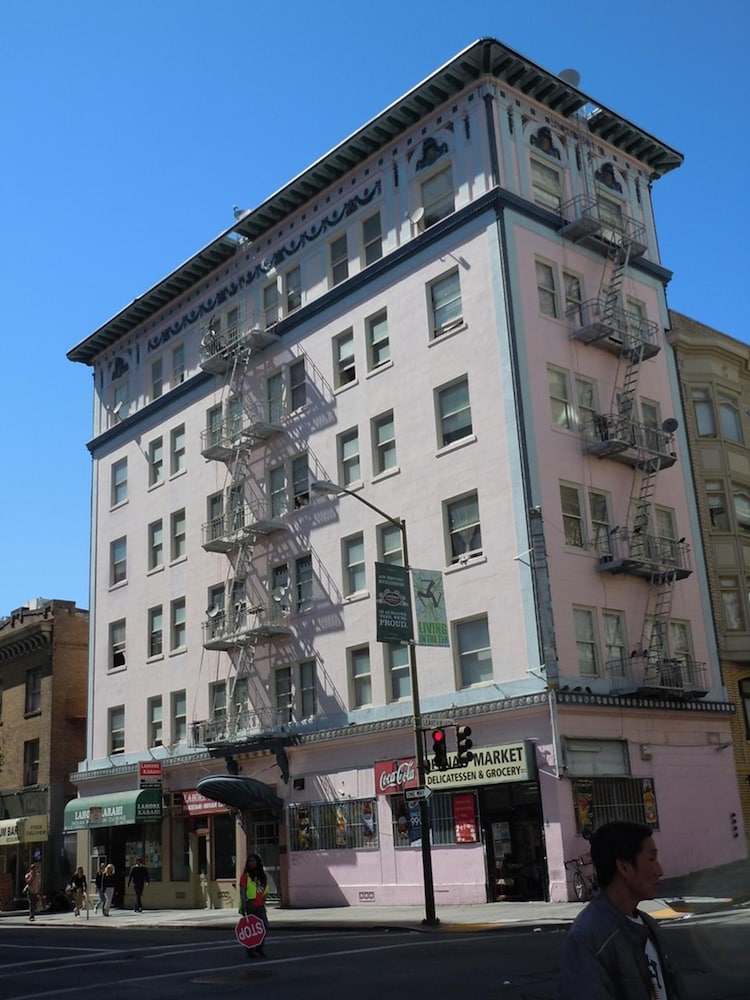 Admiral Hotel 2/56