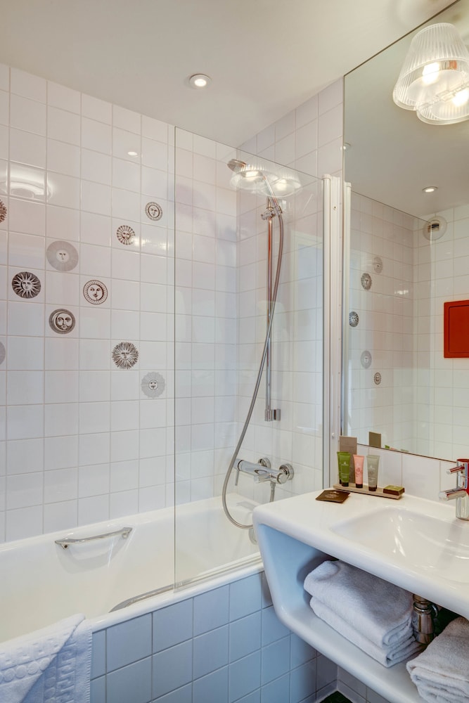 Joyce Hotel Astotel 29/34