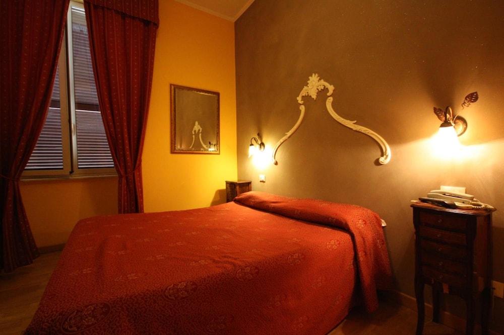 Hotel Cherubini 10/23