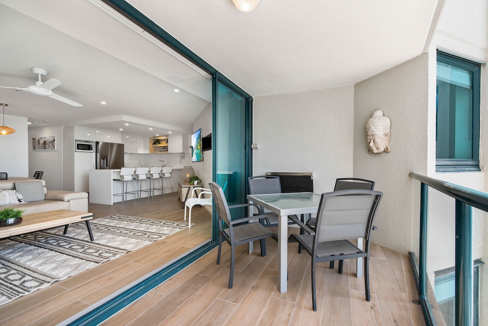 PENINSULAR BEACHFRONT RESORT 54/69