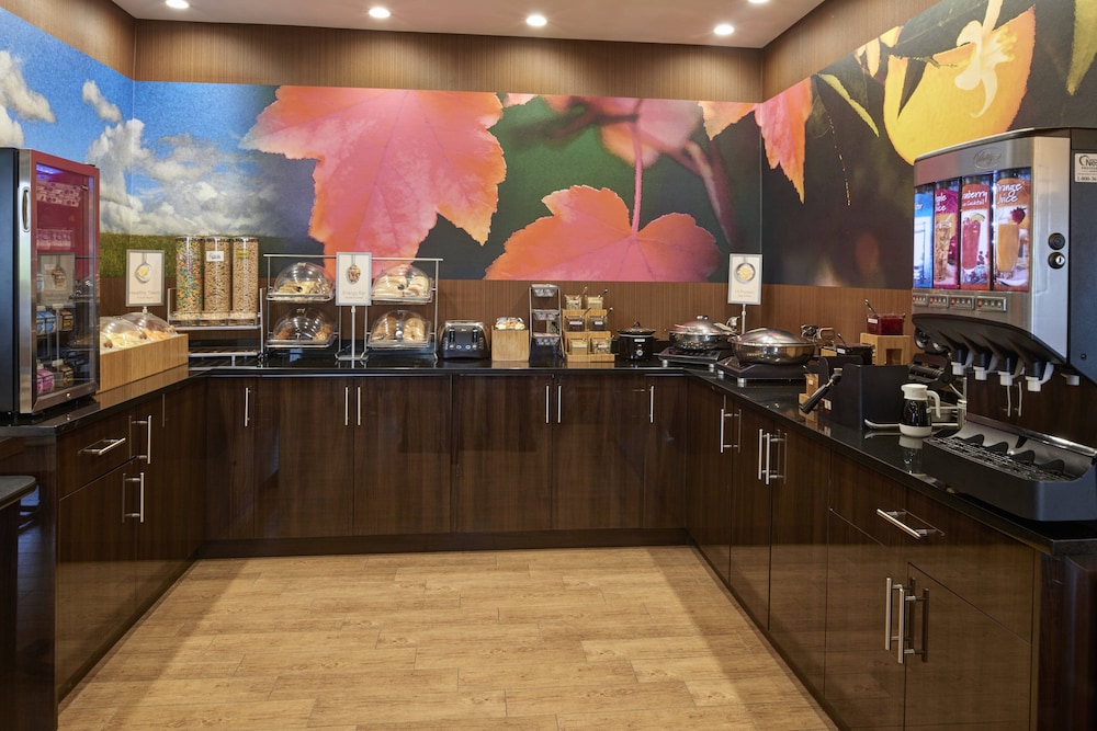 Fairfield Inn by Marriott Richmond 11/13