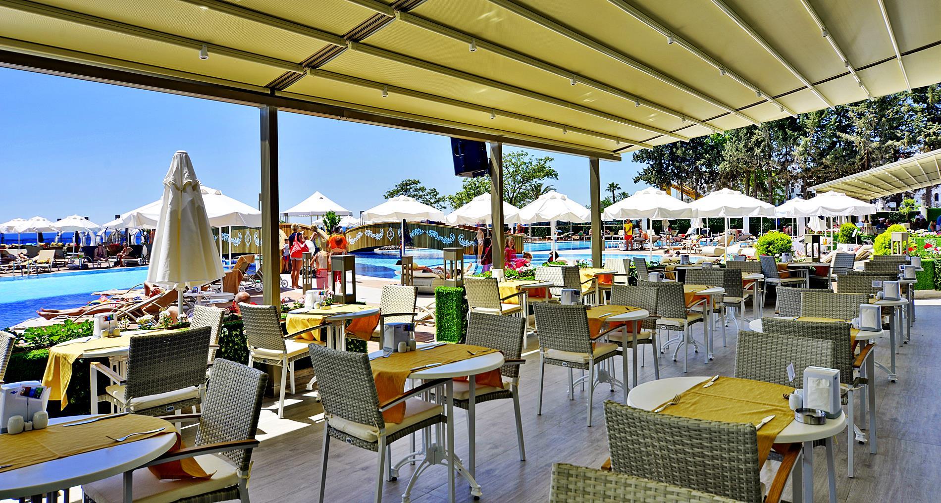Azura Deluxe Resort Spa 29/42