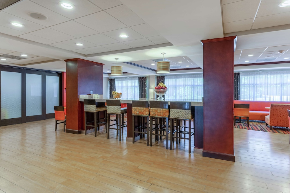 Hampton Inn Groton 48/56