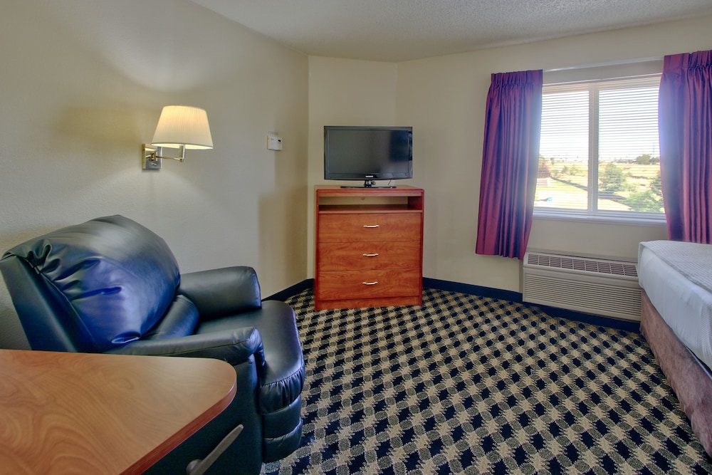 MCM Elegante Suites 26/37