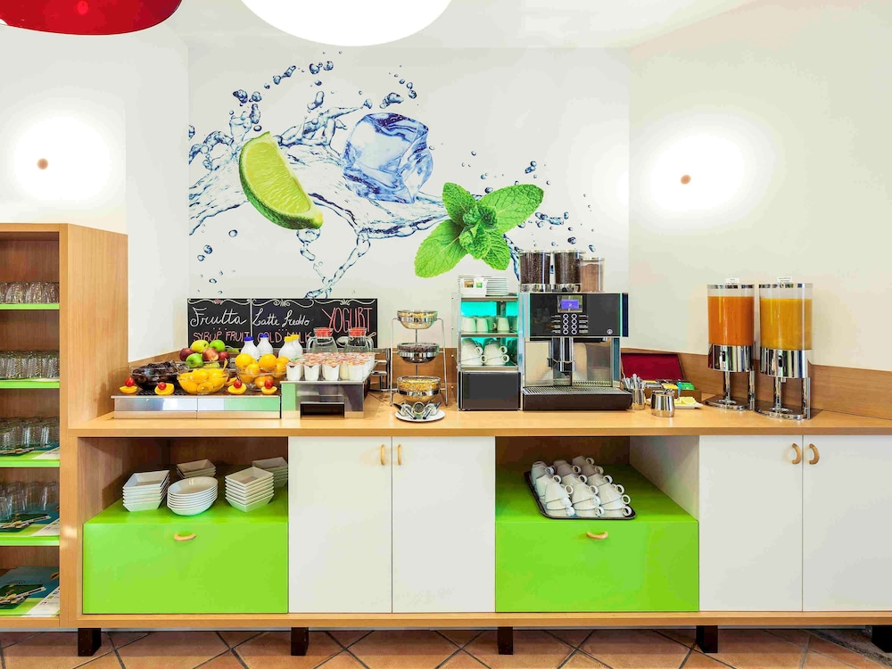 IBIS STYLES NAPOLI GARIBALDI 56/66
