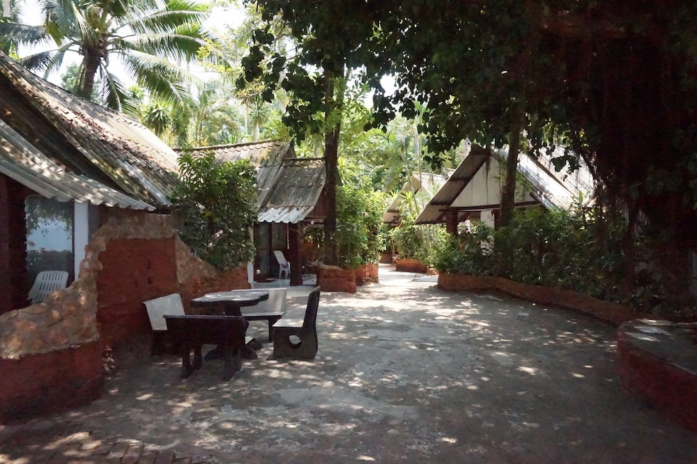 Pine Bungalow 61/64