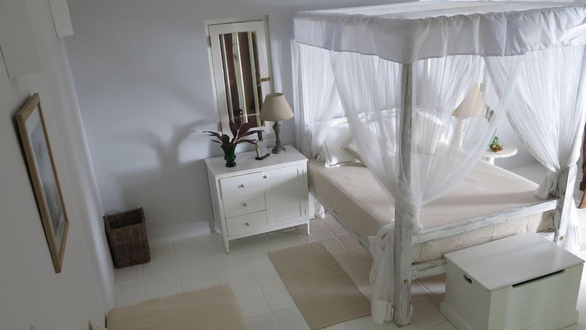 2 BEDROOMS, FAMILY, VILLA, GARDEN AREA