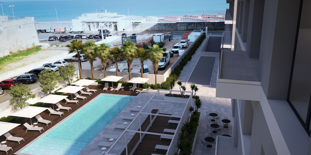 B21 Hotel 24/37