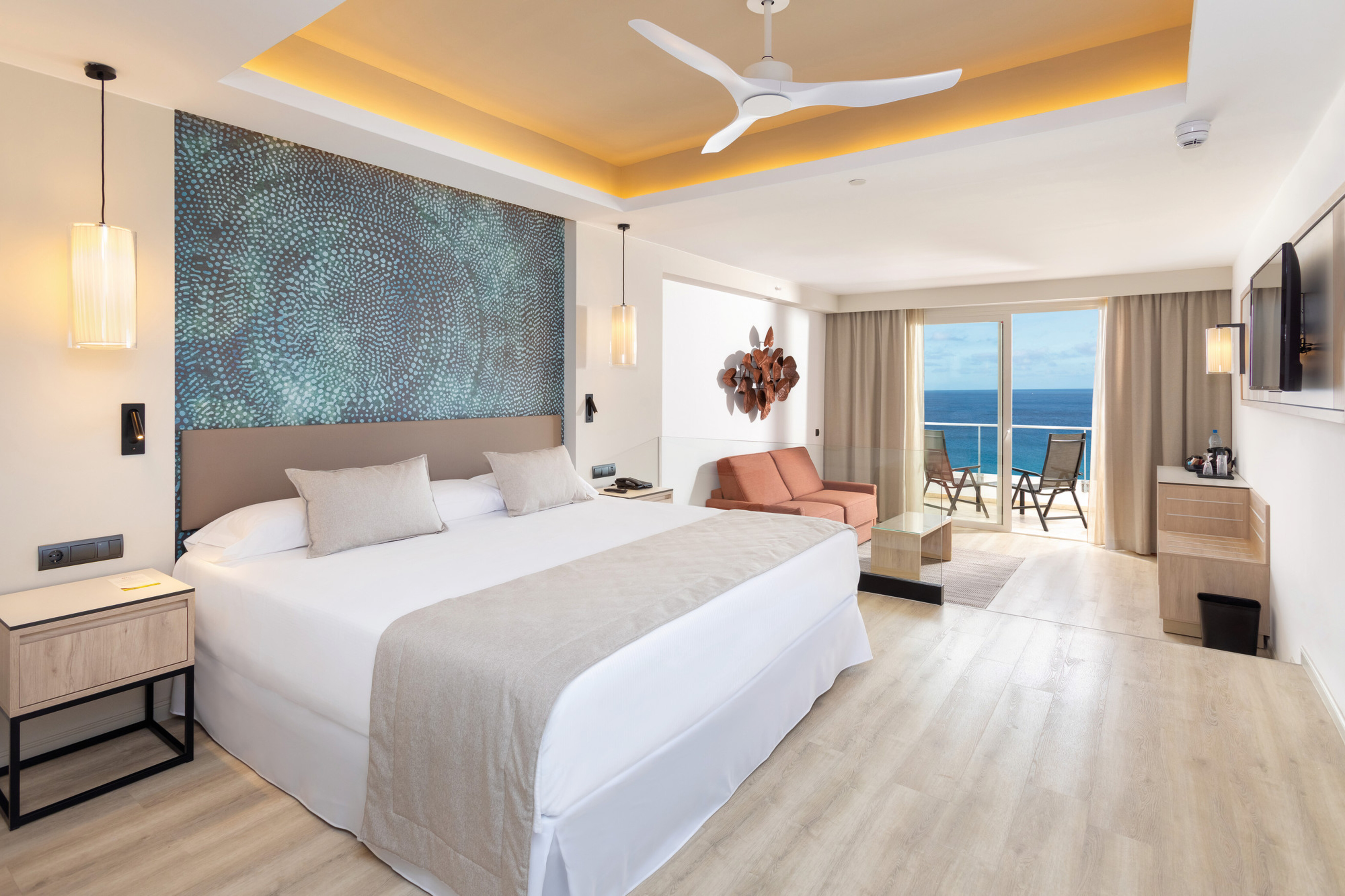 ROOM, DOUBLE BED, SEA VIEW