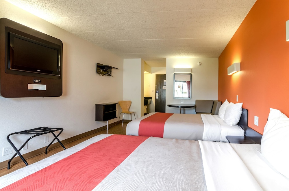 Motel6 York, NE 21/66