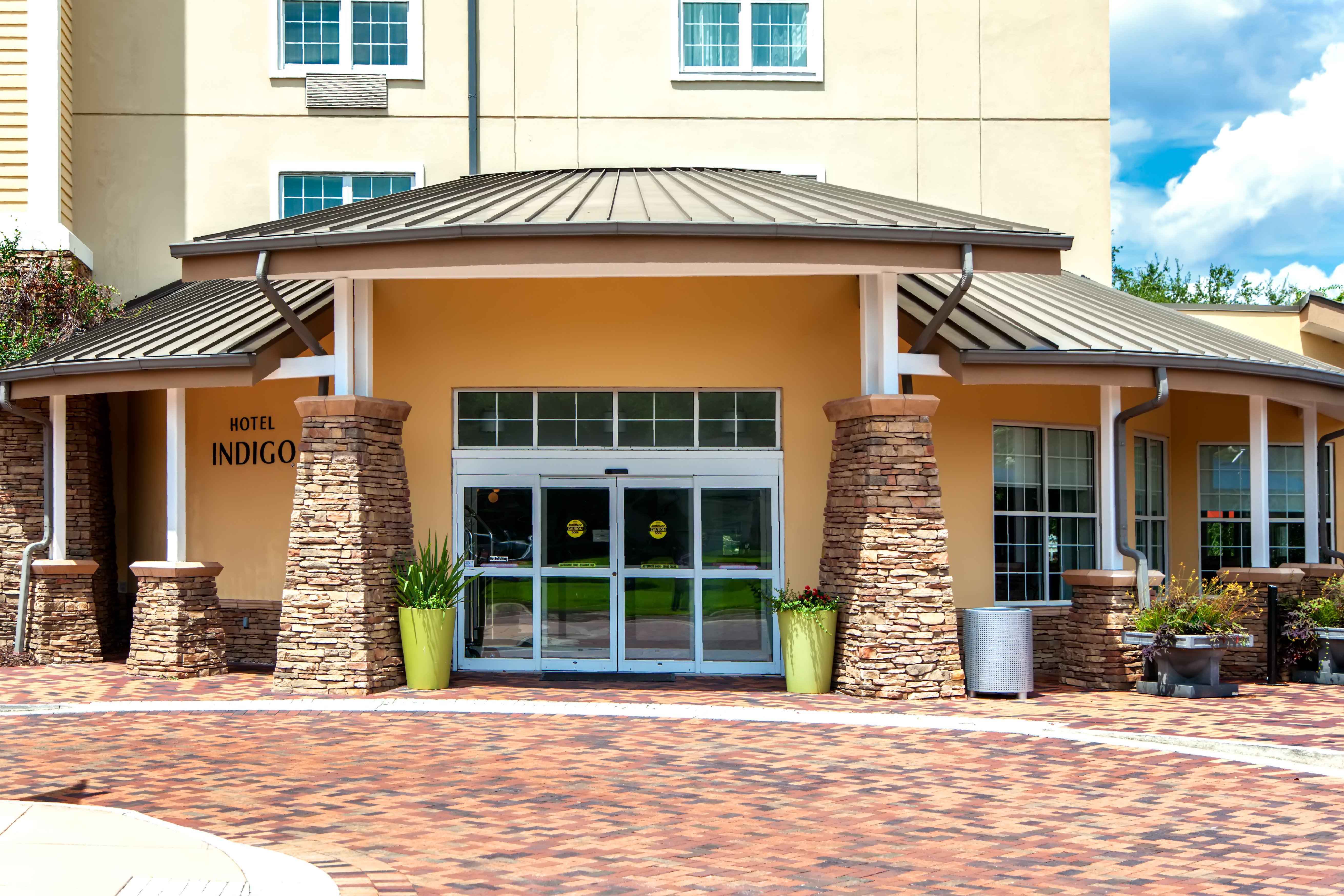 Hotel Indigo Jacksonville Deerwood Park 9/77