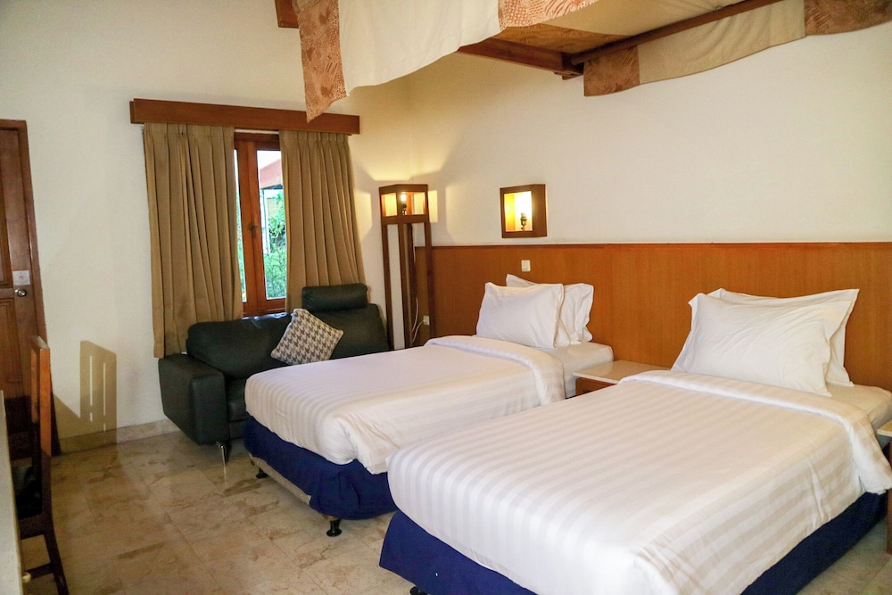 The Lagoon Bali Pool Hotel and Suites 8/50