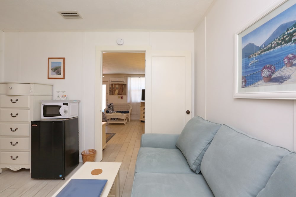 Beachfront Bed & Breakfast 29/46