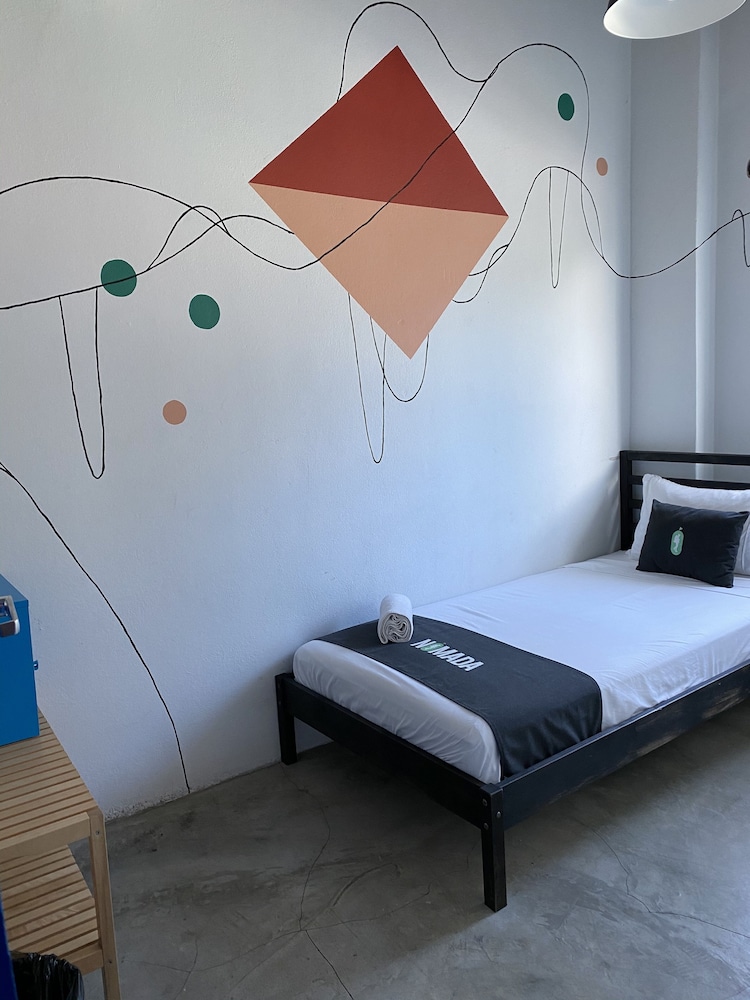Nomada Urban Beach Hostel 11/39
