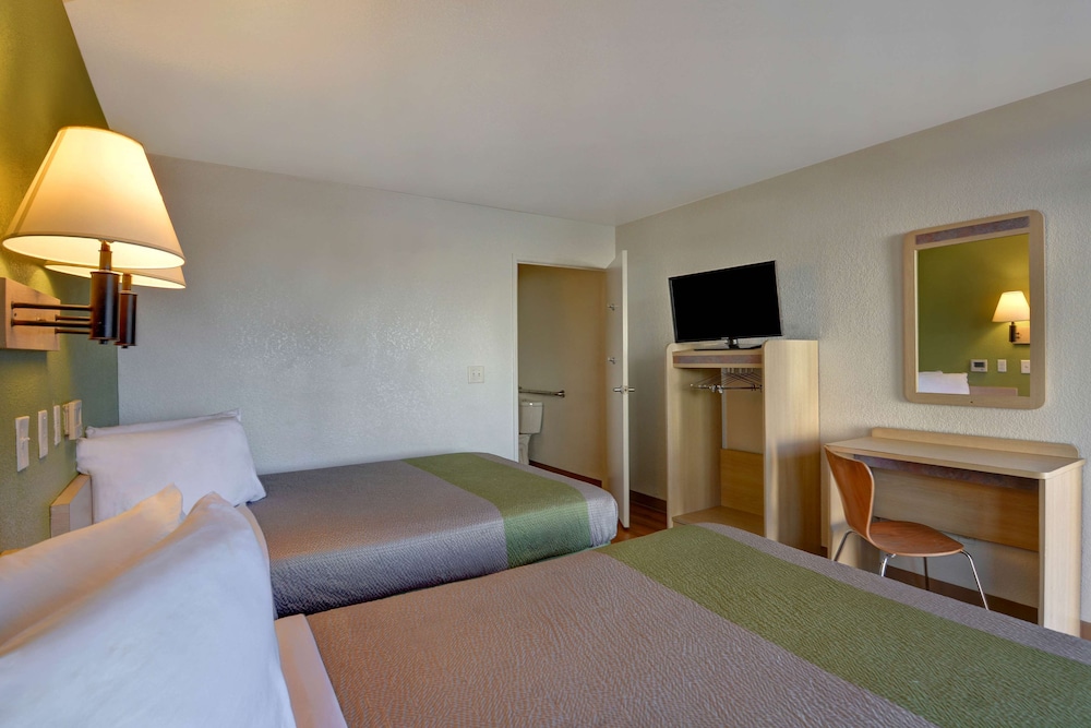 Motel6 Cocoa Beach, FL 32/61