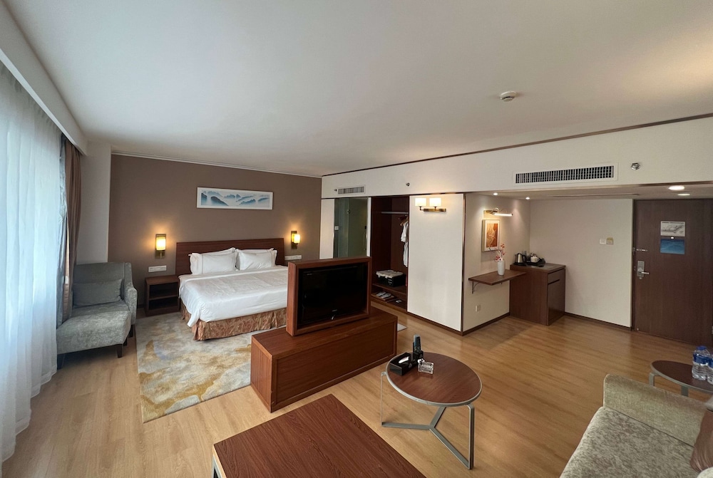 ELEGANT, SUITE, KING BED