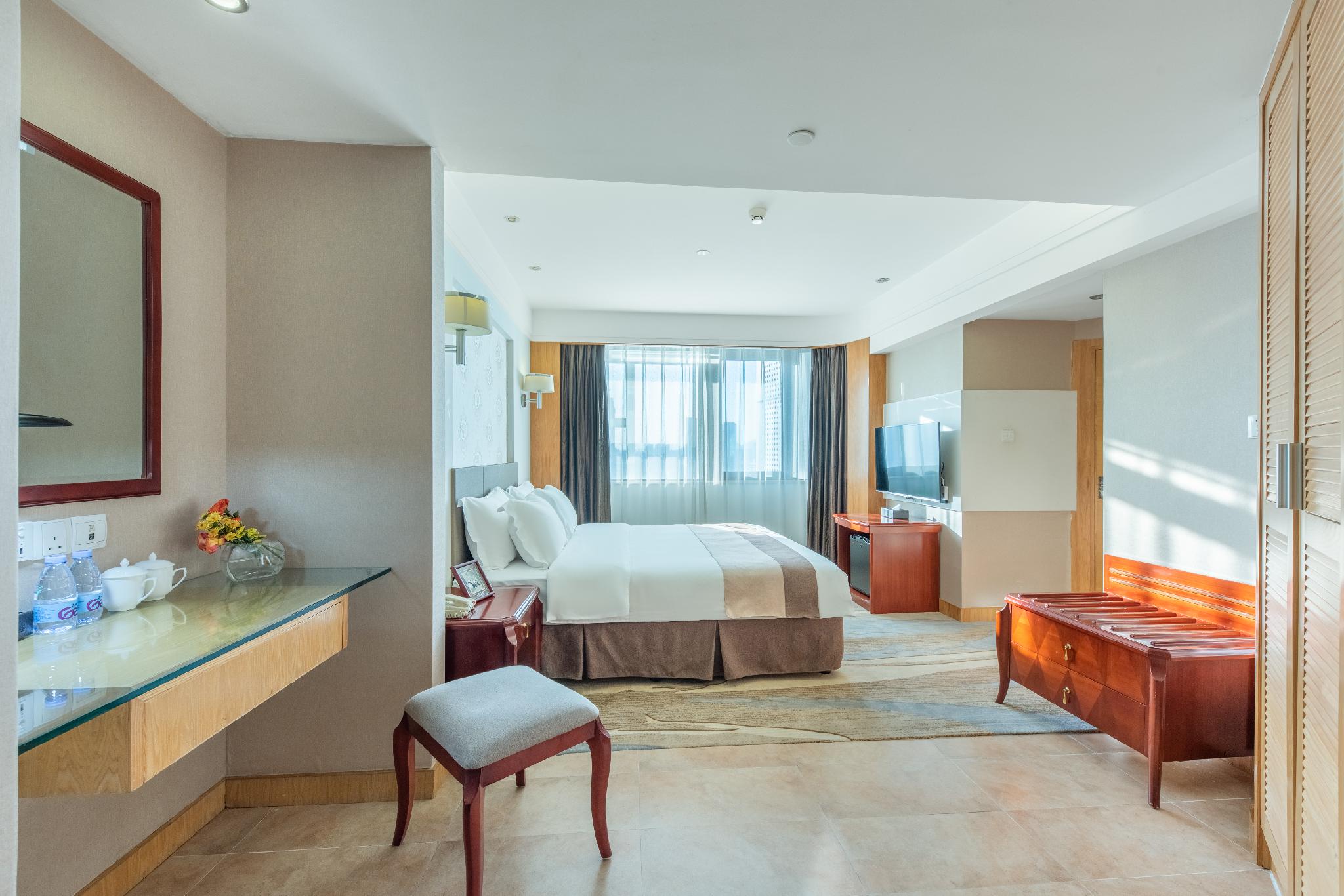 Boutique, King Bed, Queen Bed
