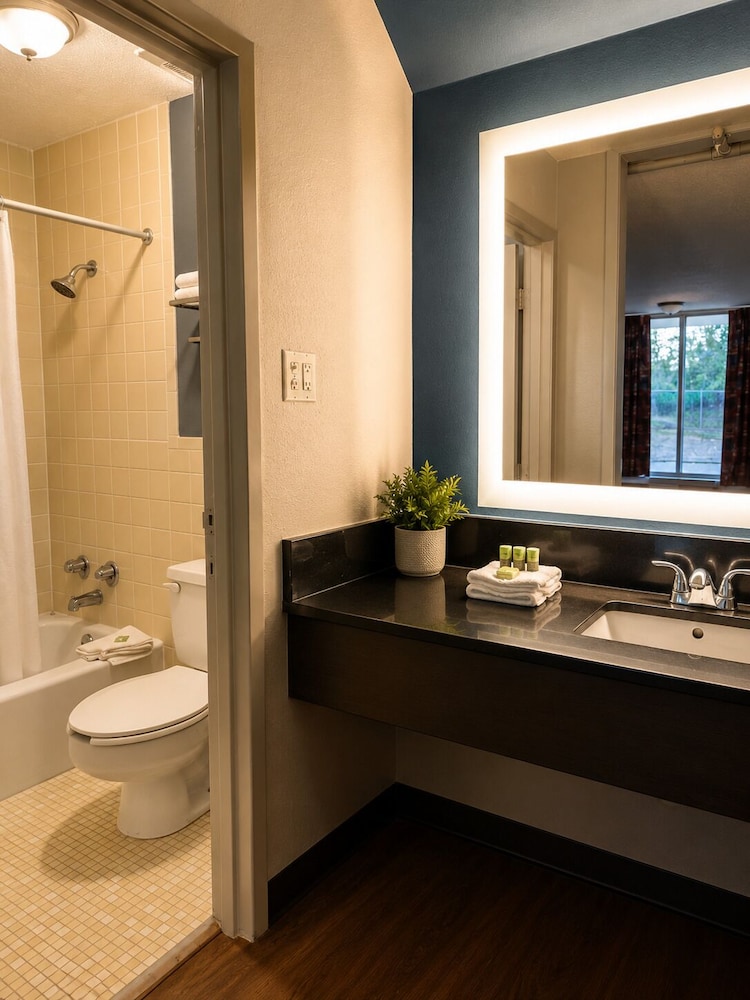 Hotel Cartersville, GA 39/50