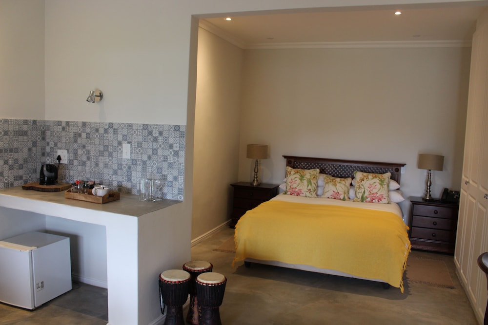 Le Pommier Wine Estate 3/50