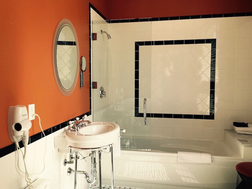 Manoir Sherbrooke 62/71