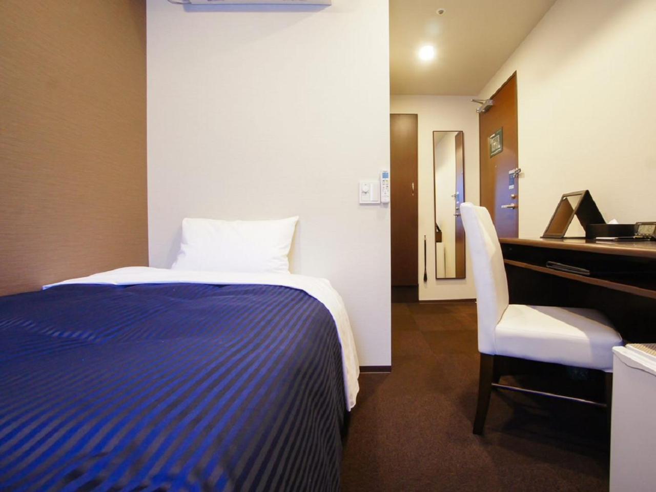 ROOM, SEMI DOUBLE BED, SMOKING