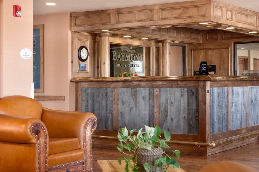 Pinedale Hotel & Suites 10/50