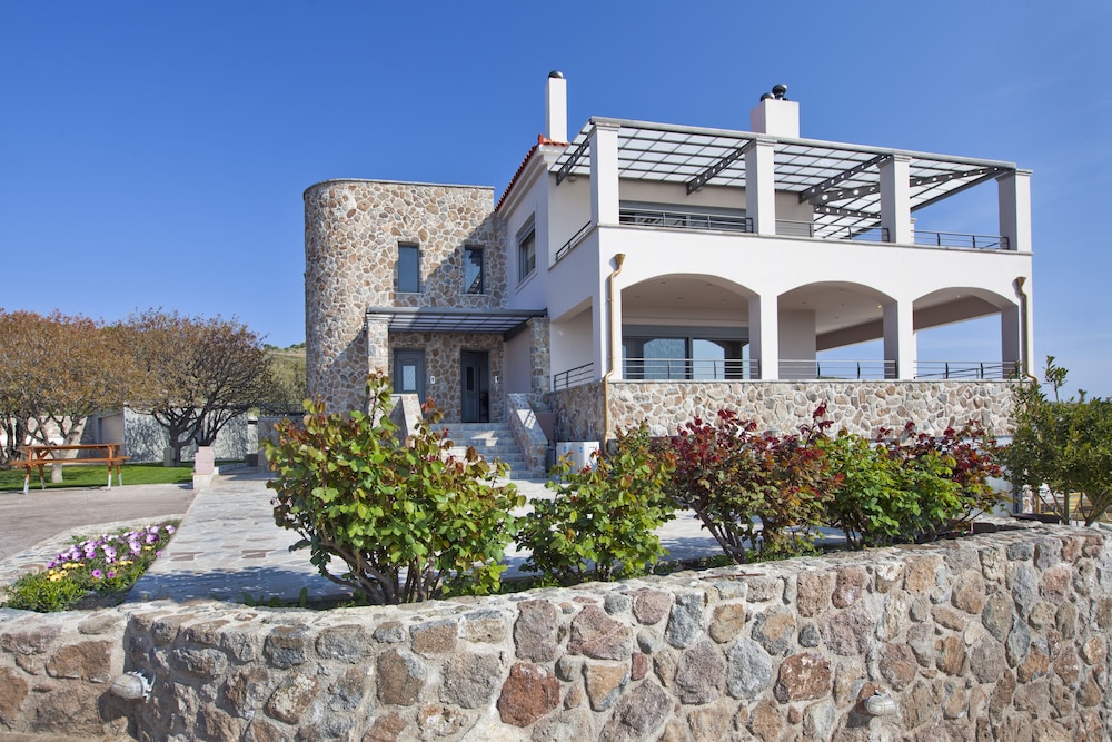 Marini Luxury Apartments And Suites 4/75