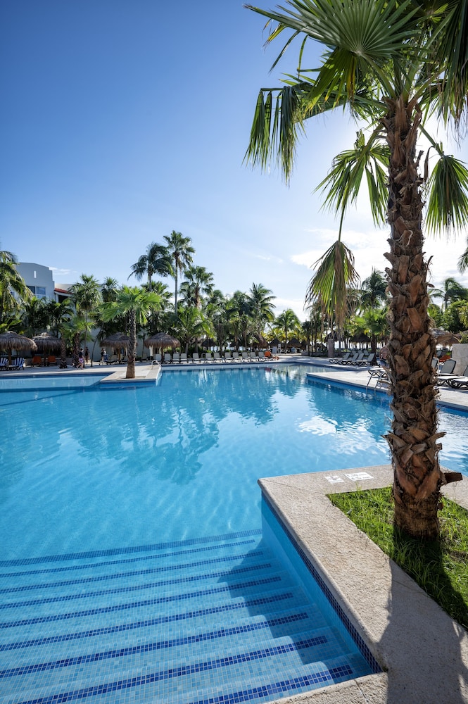 Viva Azteca by Wyndham A Trademark All Inclusive Resort 6/84