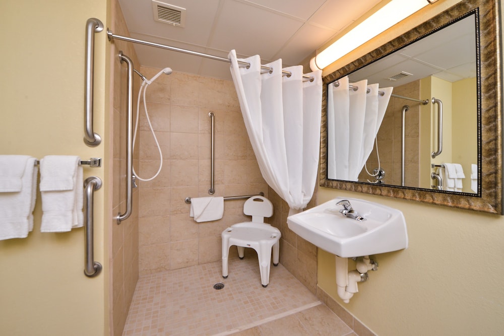 Sleep Inn & Suites near Spirit Mountain 12/49