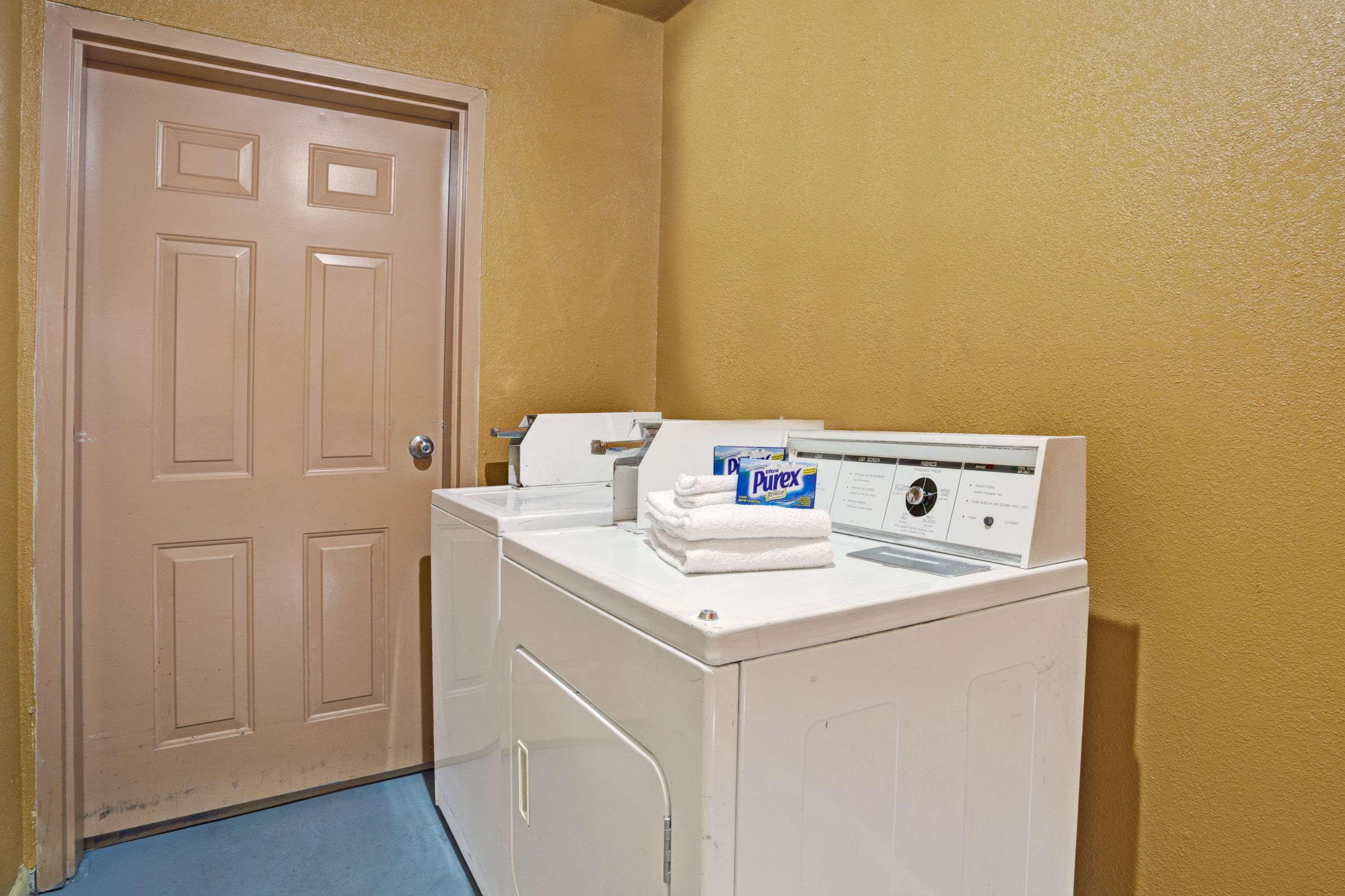 Travelodge By Wyndham Forest Park Atlanta South 23/27