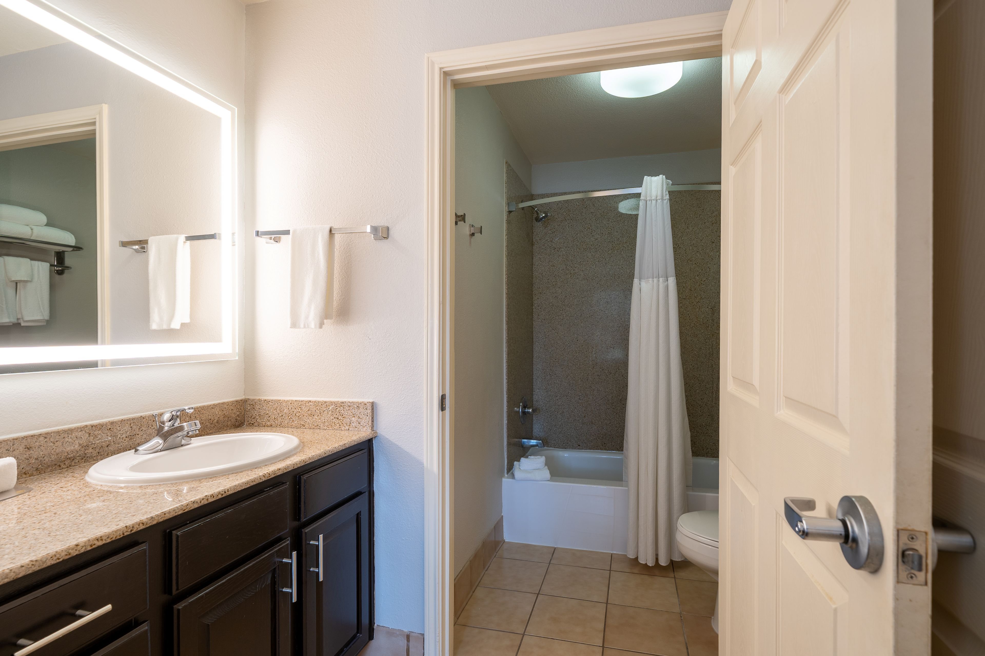 Staybridge Suites Houston West - Energy Corridor 74/76