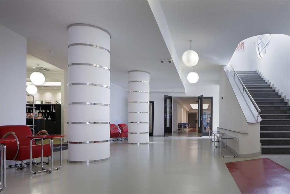 Axa Hotel 4/25