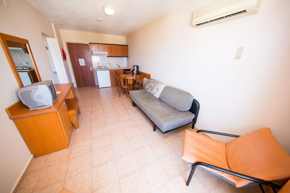 Tuntas Family Suites Kusadasi 14/41