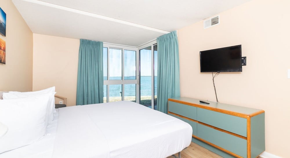 2 Bedrooms, Condo, Premium, 2 Double Beds, King Bed, Bay View, Sofa, Patio