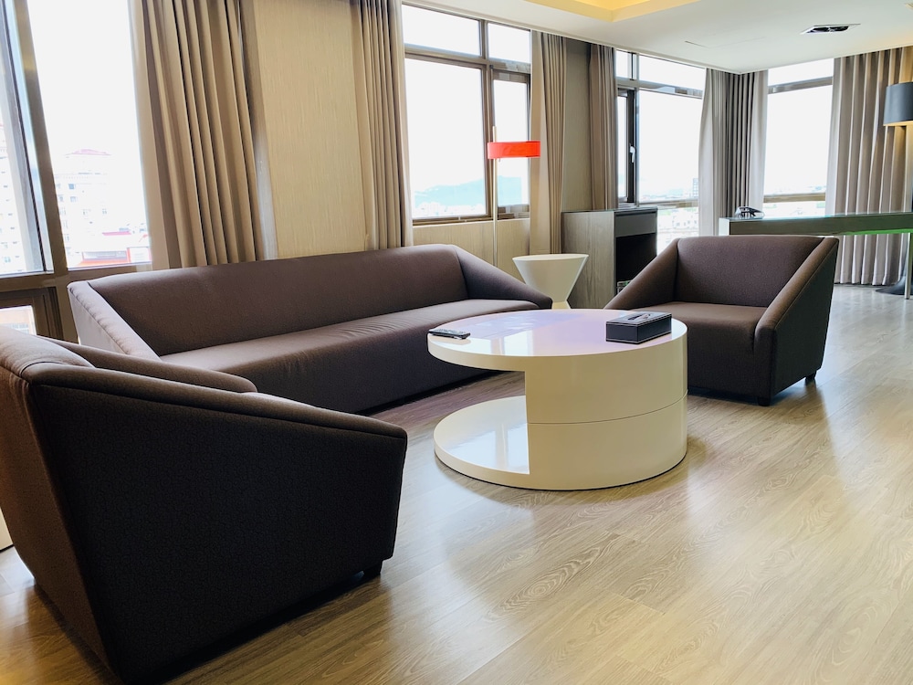 Check Inn Select Hualien Linsen 40/62