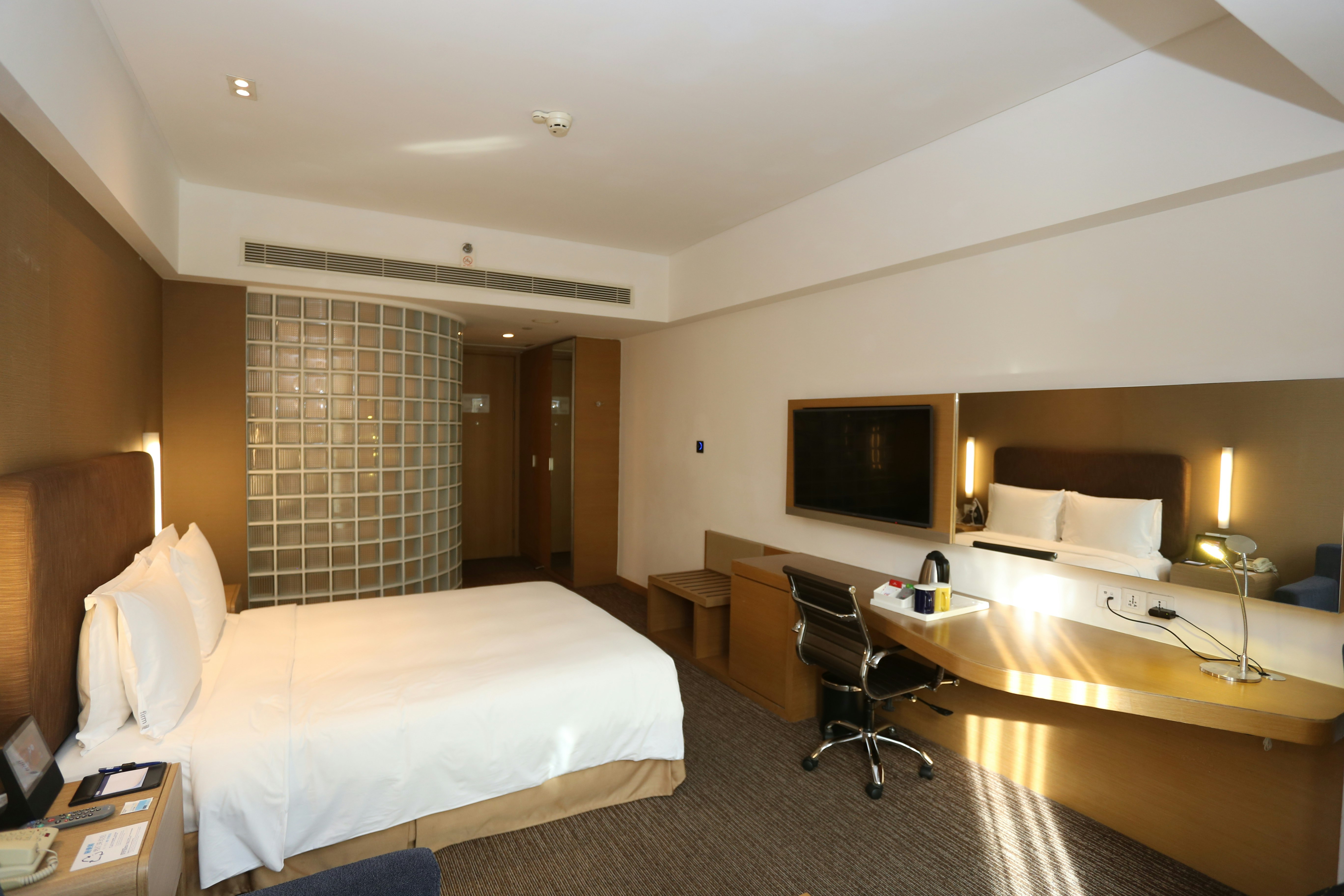 HOLIDAY INN EXPRESS SHANGHAI JINSHA 17/50