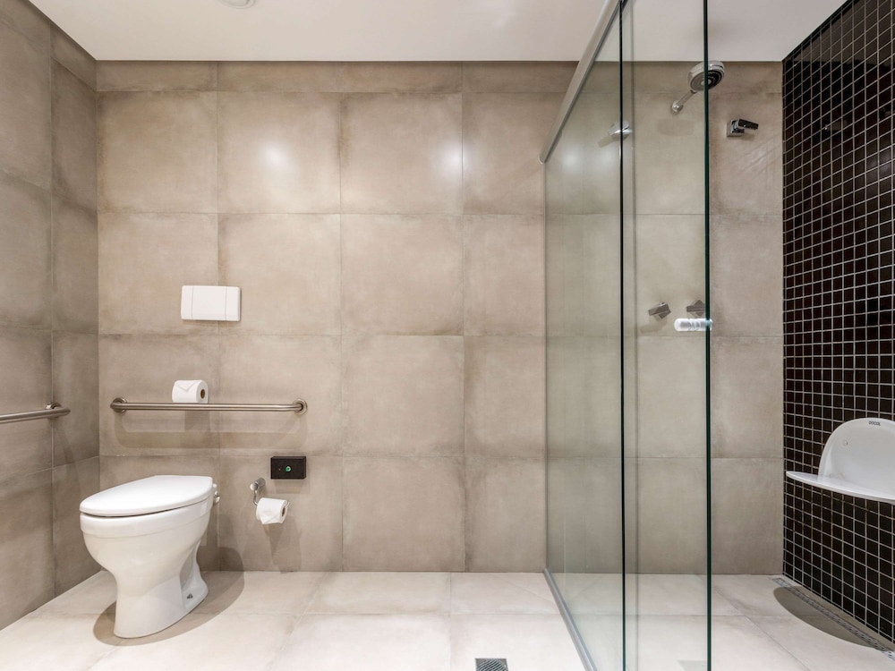 Grand Mercure Curitiba Rayon 48/50