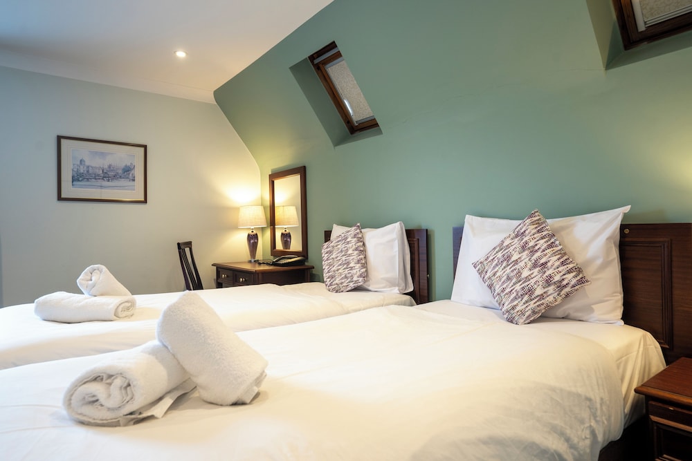 Marlborough House Hotel 17/50