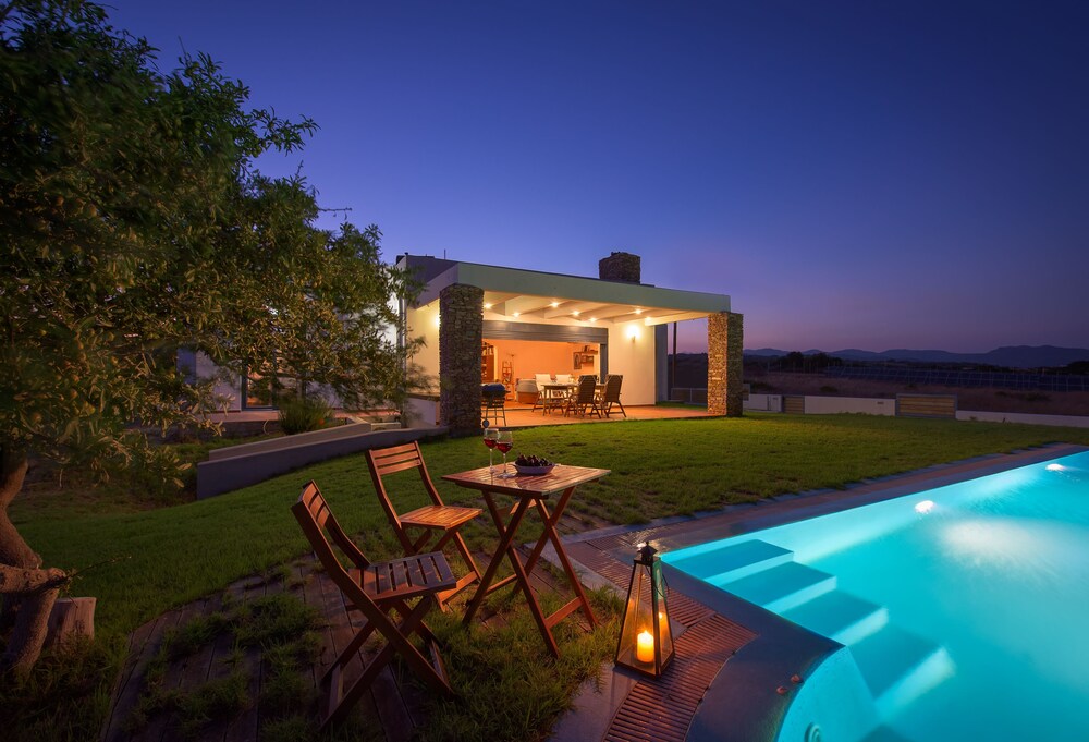 Cristelia Luxury Sea Front And Pool Villa 37/41