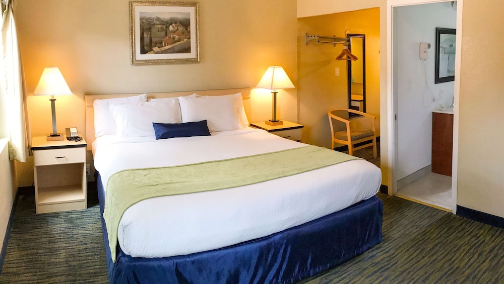 STANDARD, KING BED