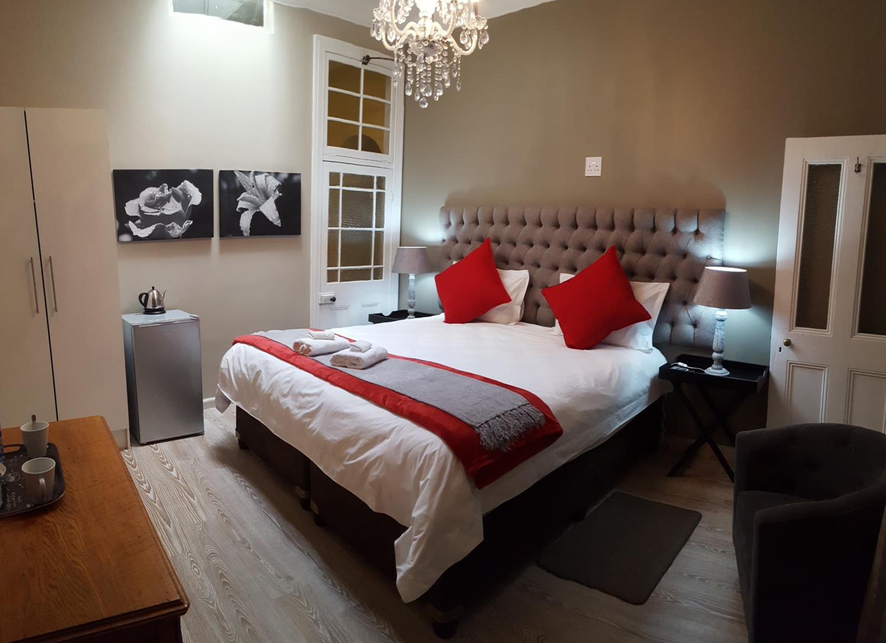Bellevue Manor Guest House 2/12