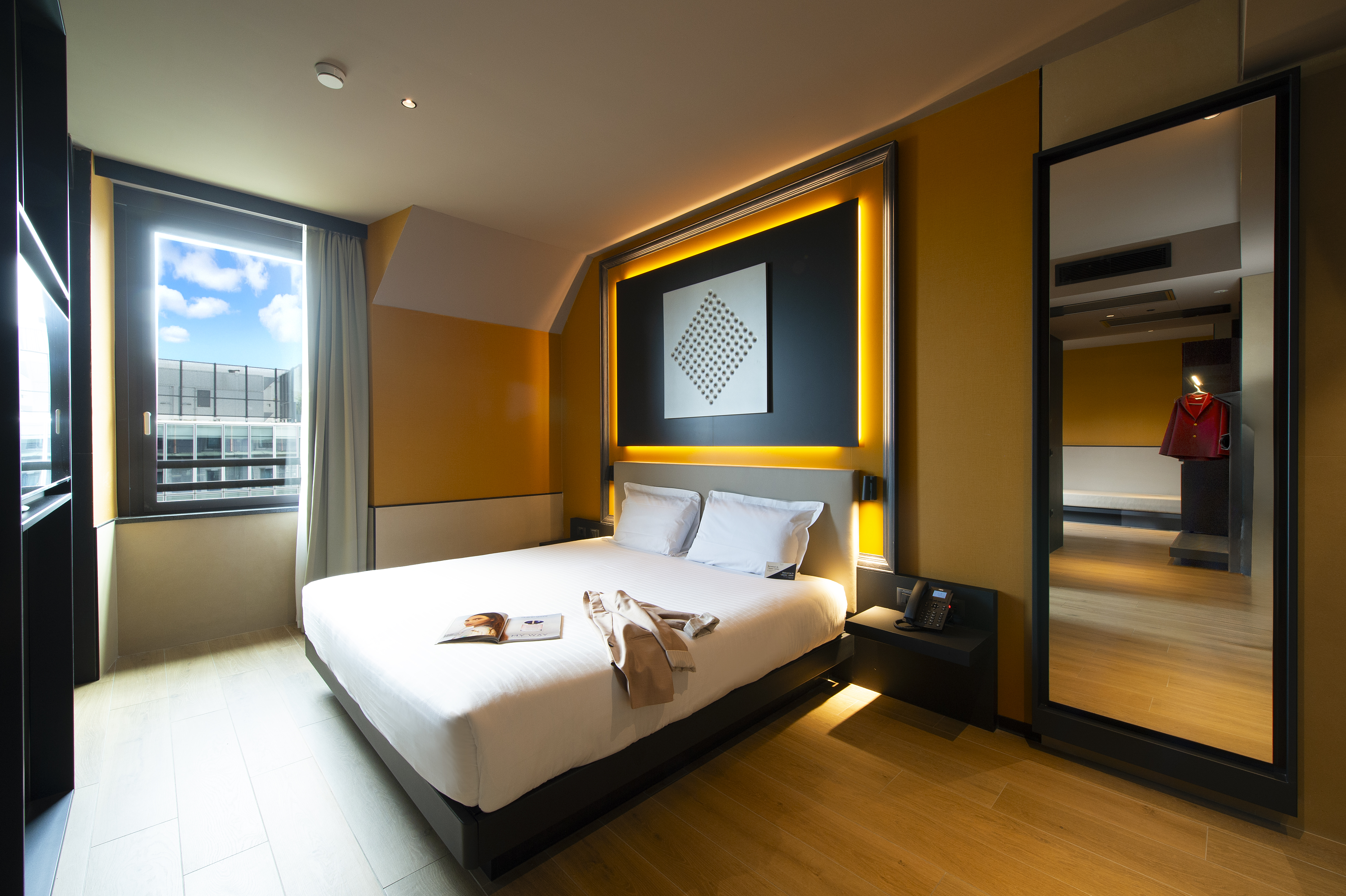Room, Quadruple