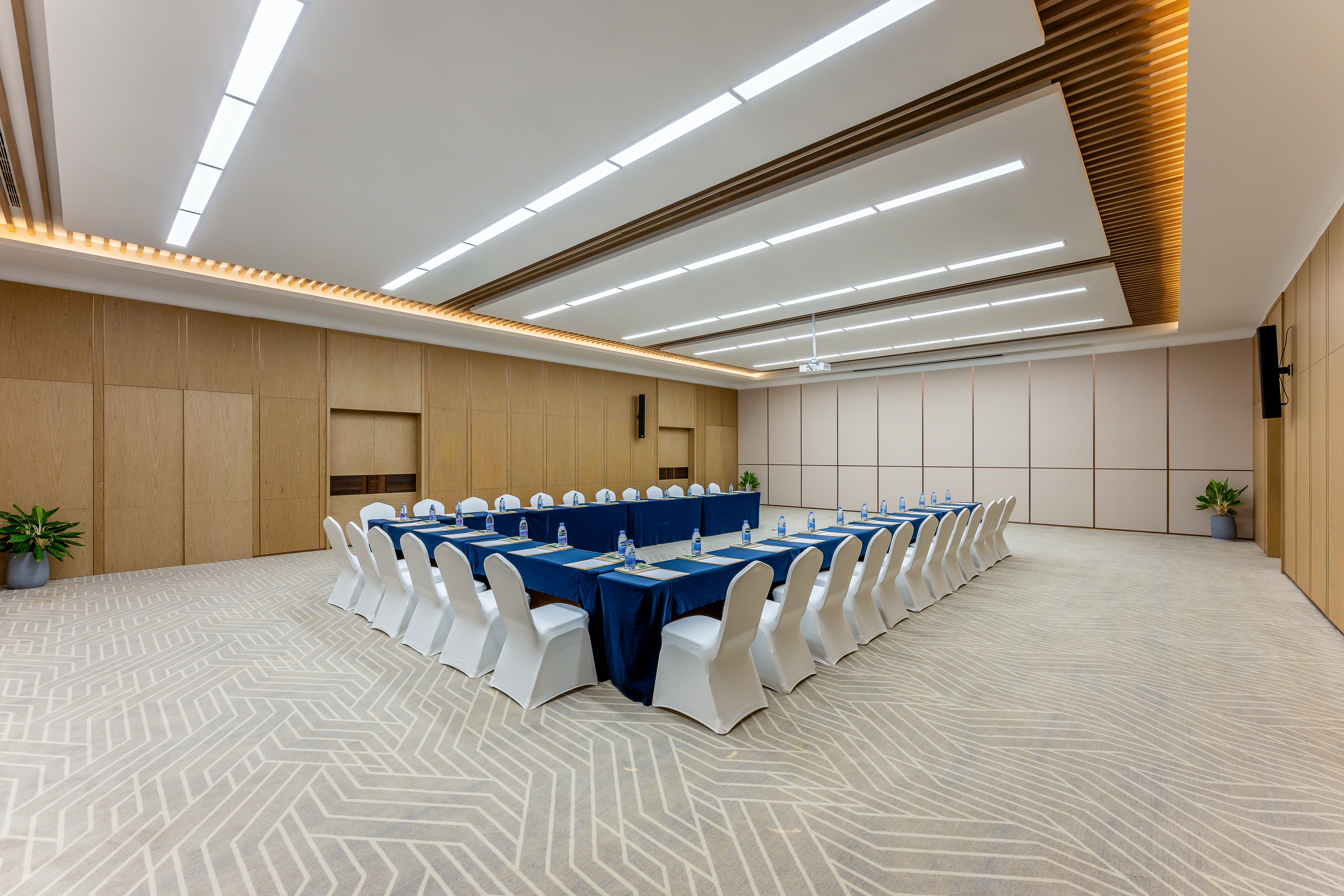 Holiday Inn Hainan Xiangshui Bay 8/50
