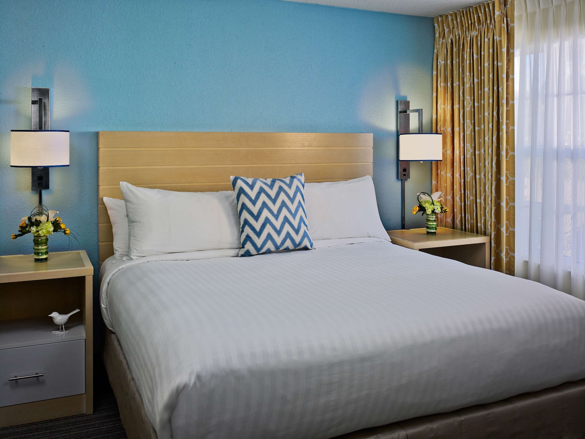 2 BEDROOMS, SUITE, 2 KING BEDS