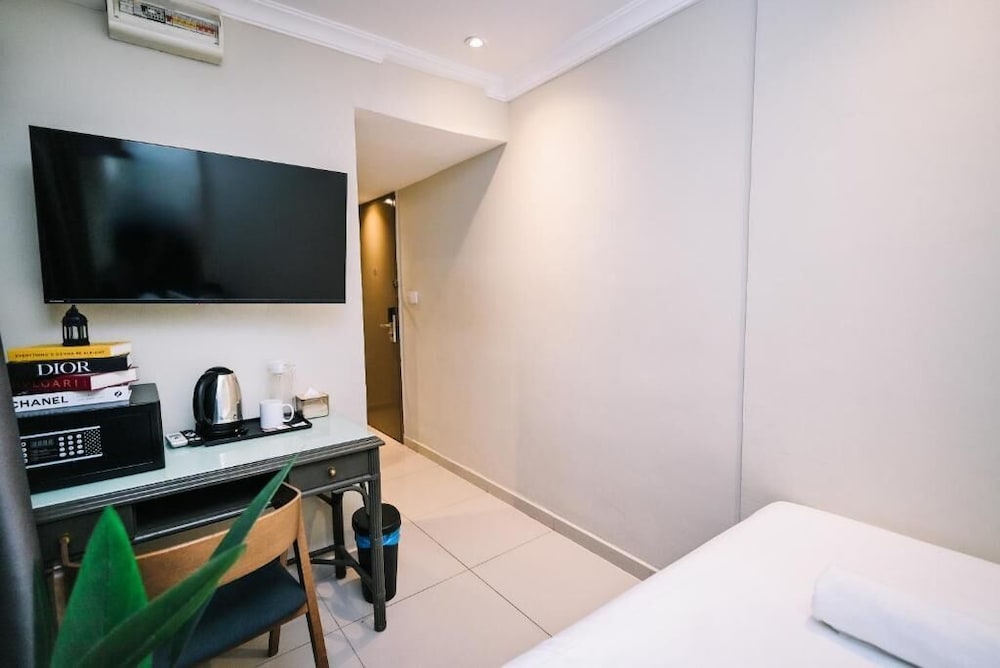 Kingston Hotel 6 at Changkat Bukit Bintang 61/61