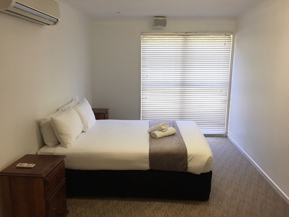 CALOUNDRA CENTRAL APARTMENT HOTEL 40/68