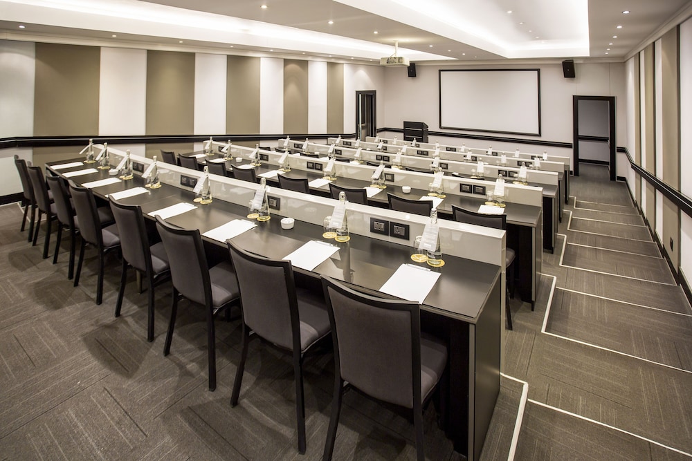 The Maslow Sandton 36/50