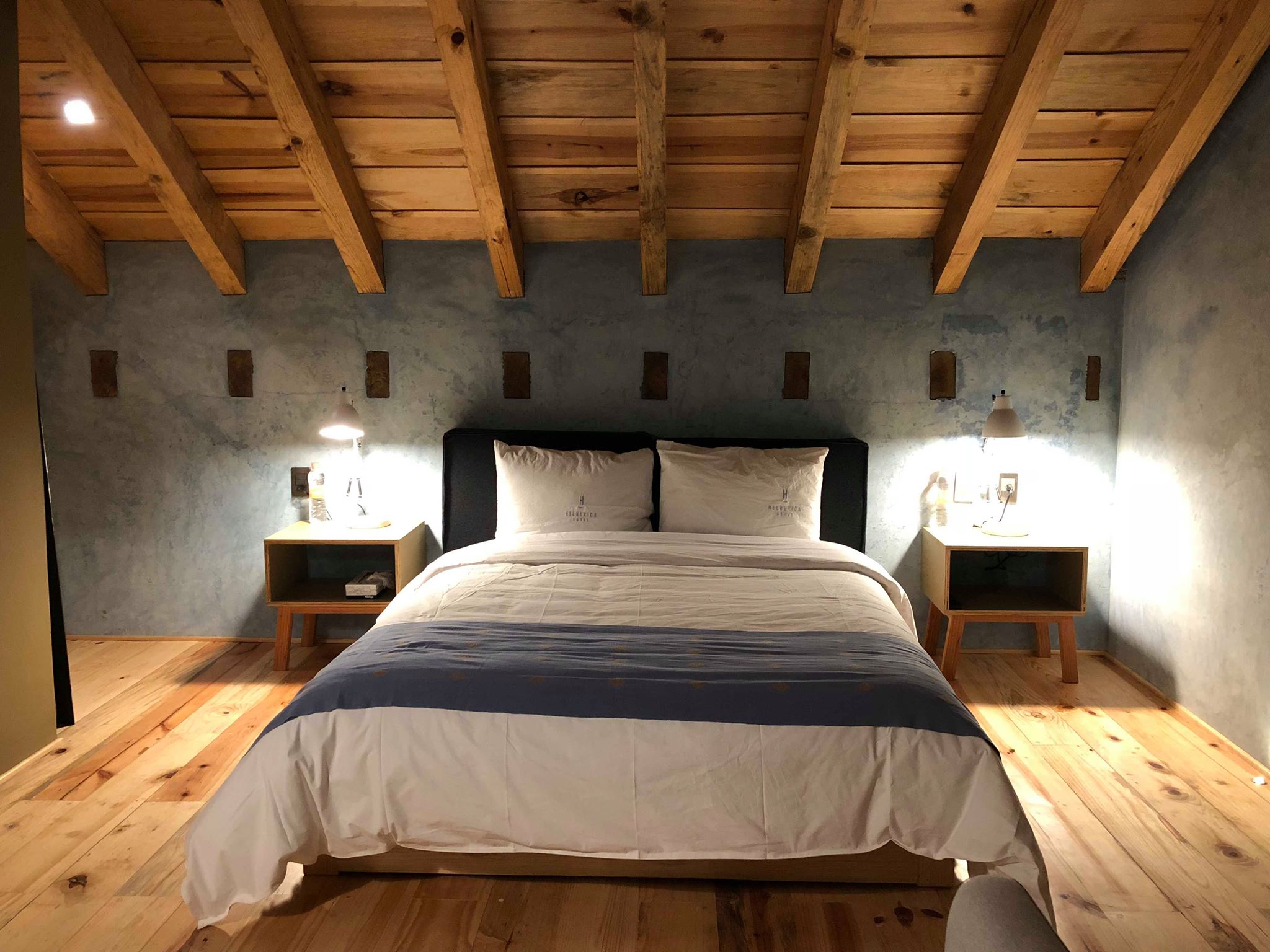 Helverica Hotel 26/54