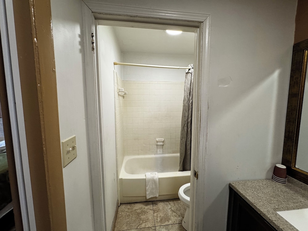 OYO Briarwood Motel 48/49