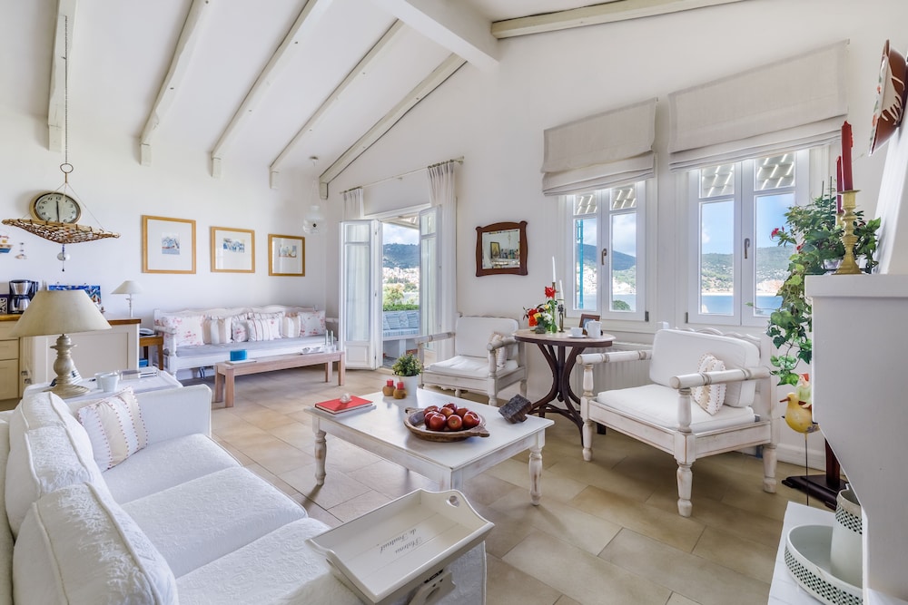 Skopelos Village Hotel Apartments 56/75